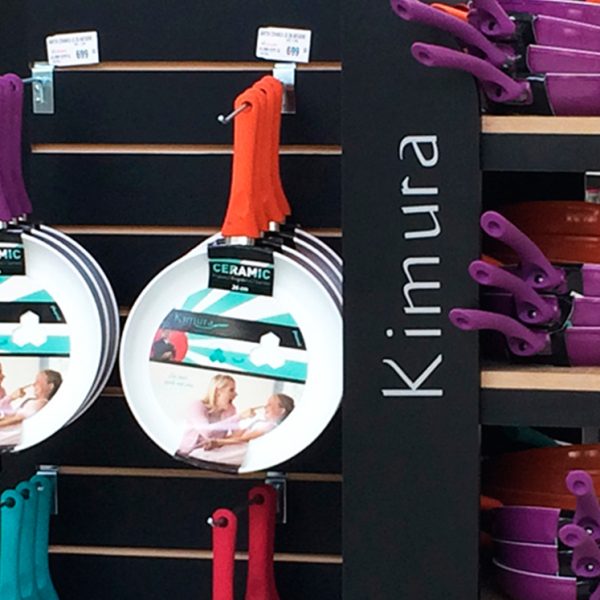 Detalle exhibidor para supermercados