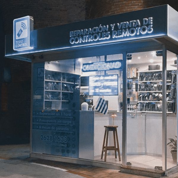 Local Montevideo Shopping